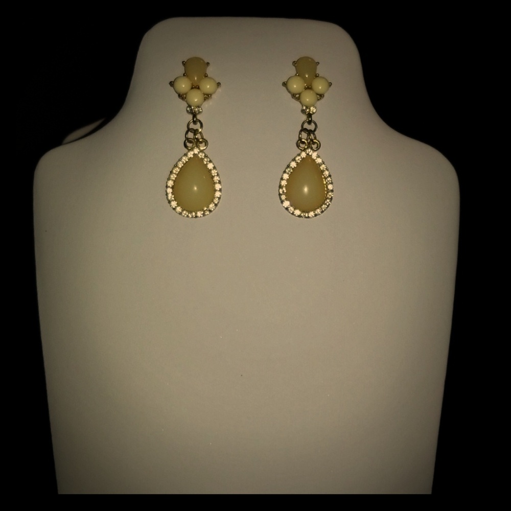 Lovely 2 tone pearl and diamond earrings